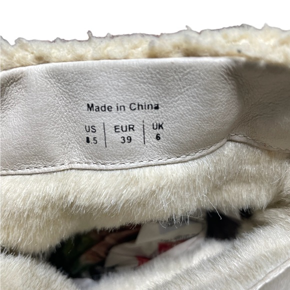 House of Harlow 1960 lace up ankle
Boots size 8.5 - Picture 6 of 6